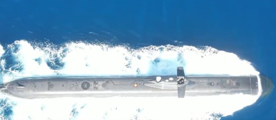 Imagen del submarino S-81 Isaac Peral en sus pruebas de mar