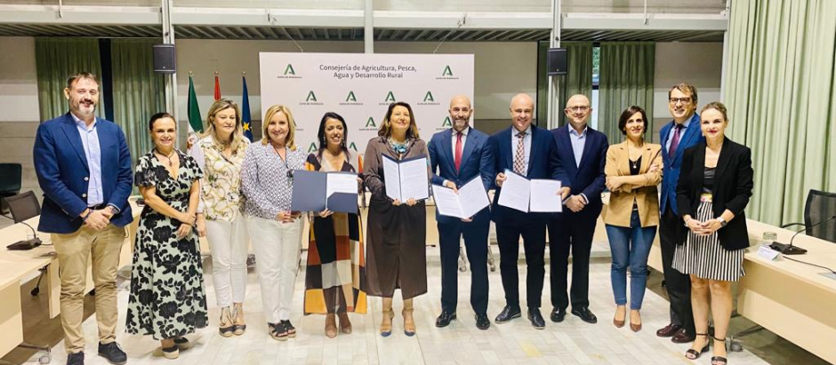 Junta y Landaluz se unen para impulsar el primer clúster agroalimentario de Andalucía