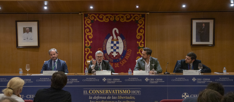 Ricardo Calleja, Elio Gallego, Óscar Rivas y Guillermo Graiño en el congreso sobre el Conservatismo hoy
