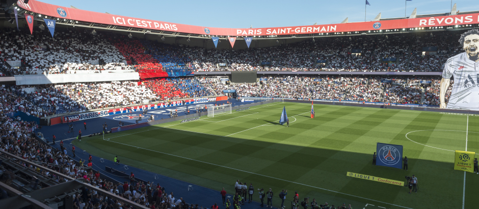 En el Parque de los Príncipes juega el París Saint-Germain y es uno de los estadios más importantes de Francia