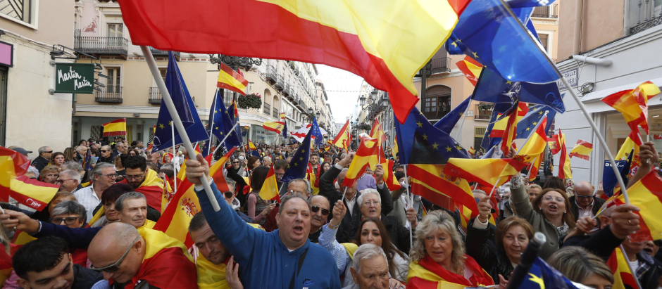 Decenas de miles de españoles han acudido a la llamada del PP a manifestarse contra la amnistía y las cesiones de Sánchez al separatismo a cambio de su investidura.