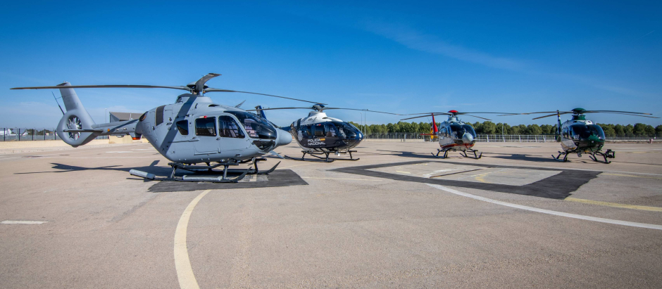Entrega simultánea de 4 helicópteros H-135 de Airbus para las Fuerzas Armadas