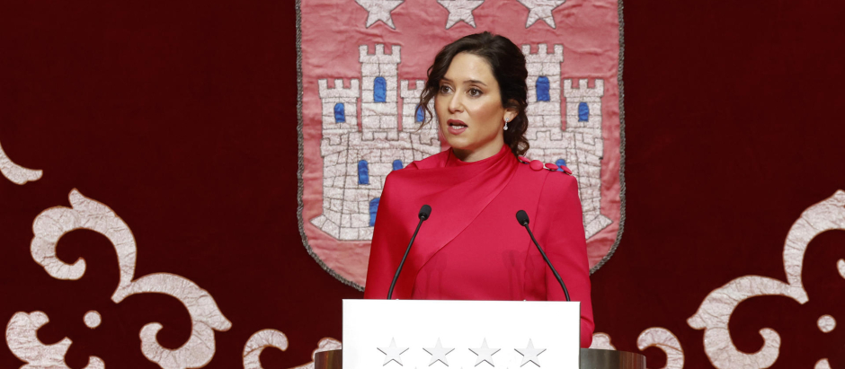 La presidenta de la Comunidad de Madrid, Isabel Diaz Ayuso interviene en el acto de homenaje a la Constitución