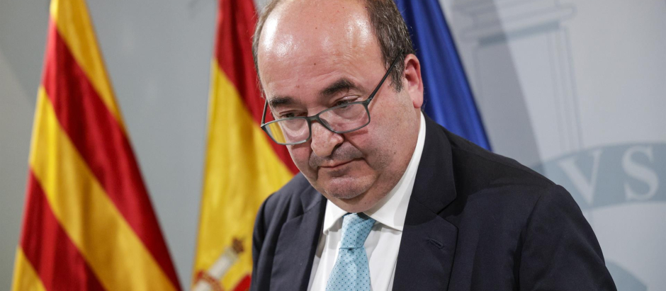 El exministro de Cultura y Deporte, Miquel Iceta, tras ofrecer declaraciones a los medios