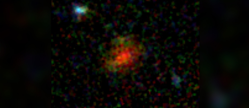 Compuesto de color de la galaxia AzTECC71 a partir de múltiples filtros de color en el instrumento NIRCam