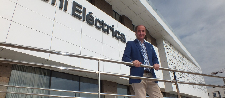 Diego Montes,  director gerente de Unieléctrica, ante la nueva sede