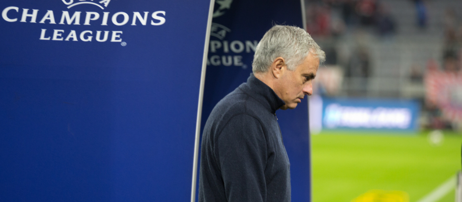 Mourinho ha dejado de ser entrenador de la Roma