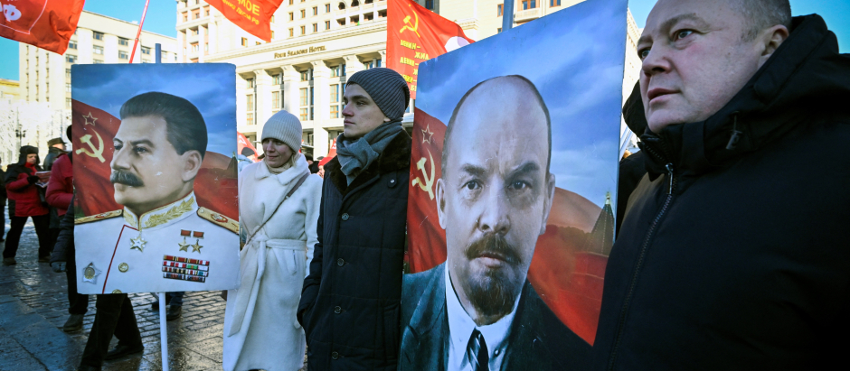 Los comunistas rusos recordaron a Lenin en la Plaza Roja de Moscú por el centenario de su muerte