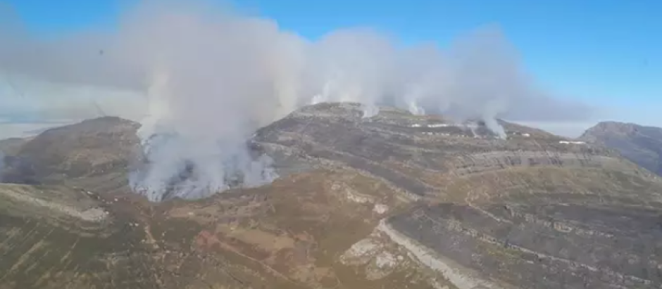 Imagen del incendio en Espinosa de los Monteros, Burgos