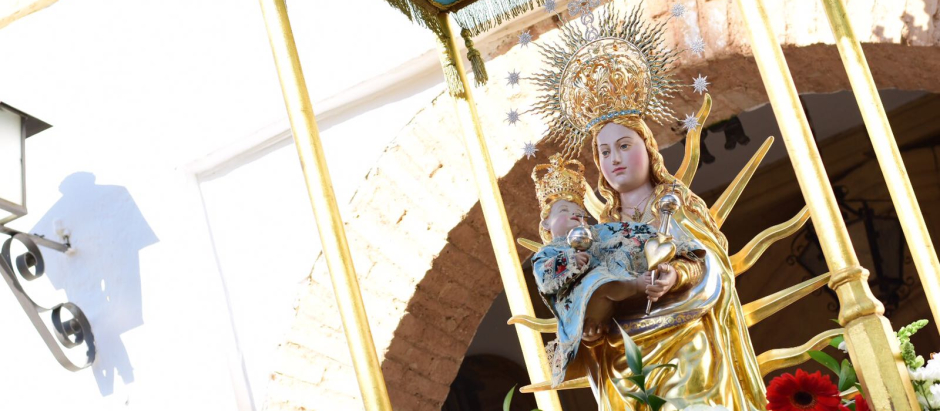 La Virgen de Linares en una salida procesional