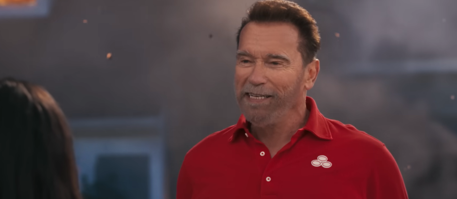 Arnold Schwarzenegger, en el anuncio de State Farm Insurance para el Super Bowl