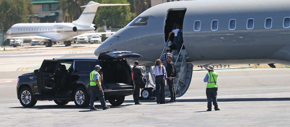 Ben Affleck y Jennifer López utilizan un jet privado