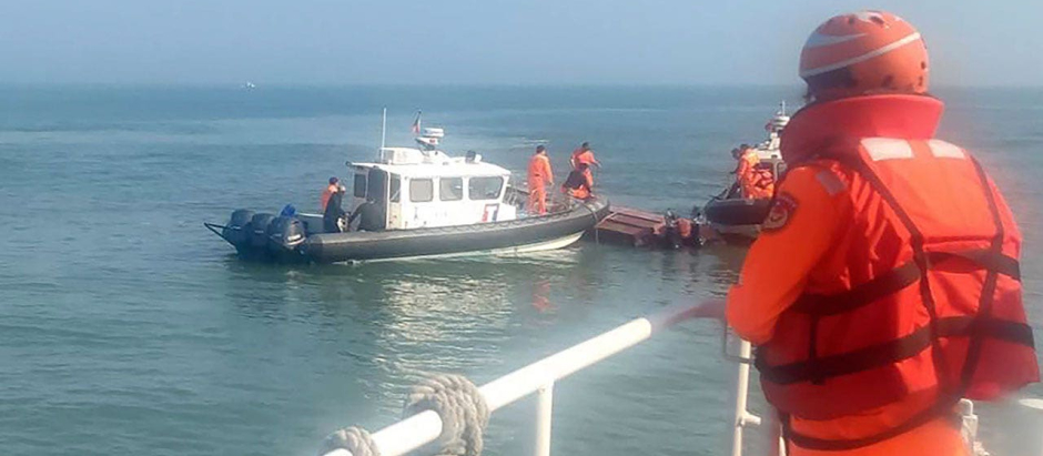Dos pescadores chinos murieron al volcar su embarcación tras una persecución de la guardia costera taiwanesa