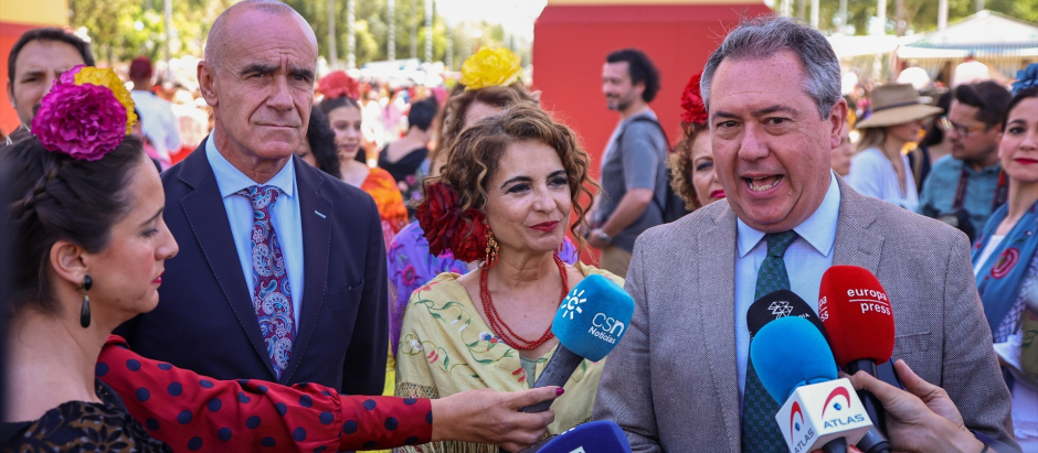 El secretario general del PSOE de Andalucía y Portavoz del Grupo Parlamentario Socialista, Juan Espadas, en la Feria de Sevilla el pasado año