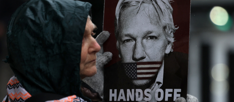 Seguidores de Julian Assange se manifiestan contra su extradición a EE.UU. fuera de una corte de Londres