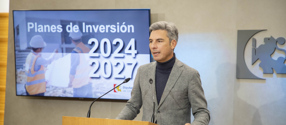 El vicepresidente primero de la institución provincial, Andrés Lorite, en la presentación de los planes de inversión 2024-2027