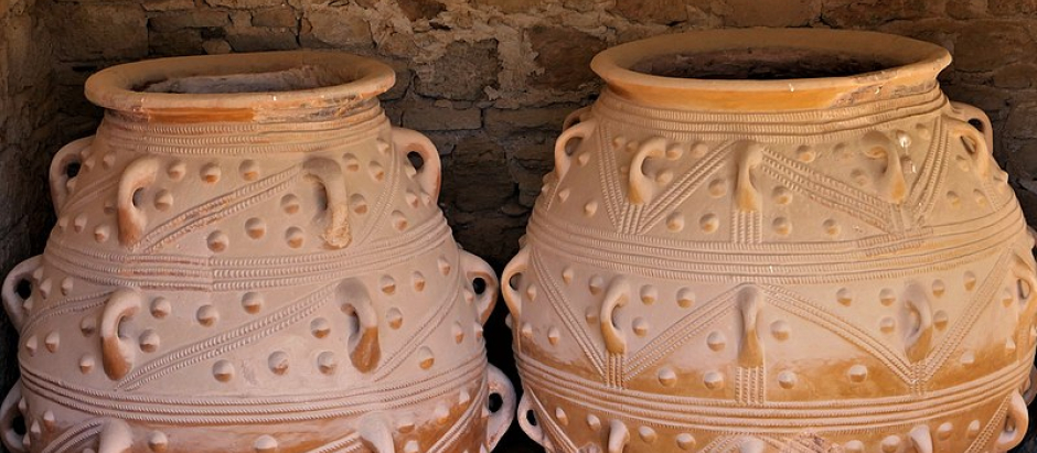 Vasijas micénicas o pithoi, donde se almacenaban hasta 500 litros de cualquier alimento