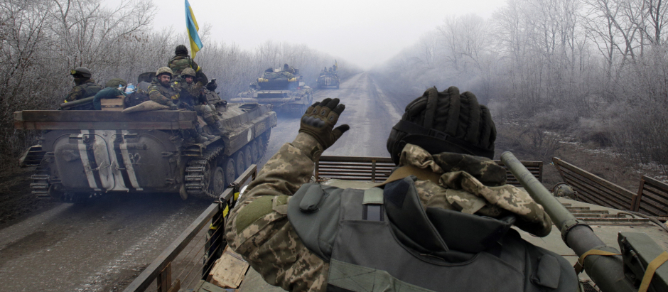 Un convoy de fuerzas ucranianas en avance a la región de Donetsk