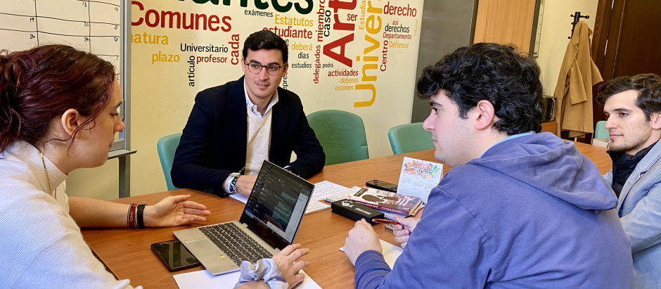 José Carlos García y Ángel López Vílchez han mantenido en un encuentro con el Consejo de Estudiantes de la UCO