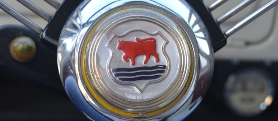 La desaparecida marca de coches española que era tan patriota que tenía un toro en el logotipo 65e4b76f84c5f