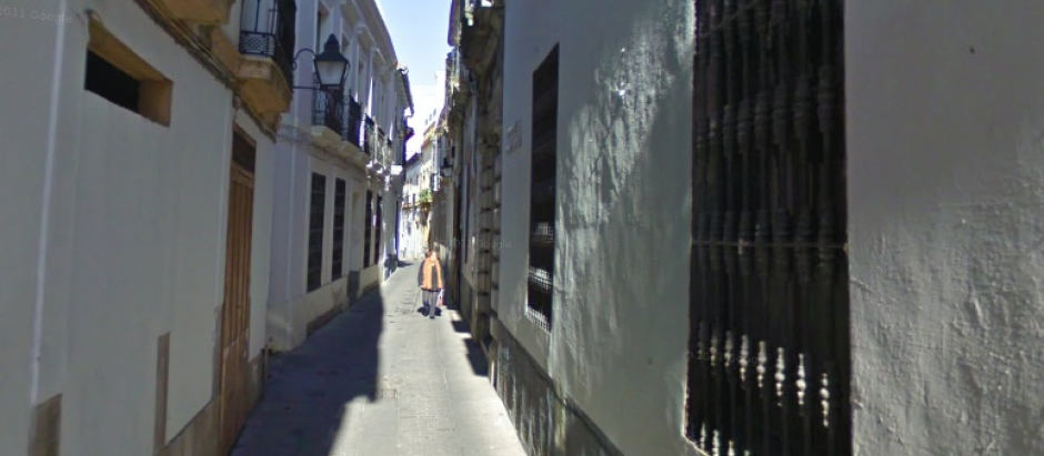 Calle Ambrosio de Morales, con la sede de la Real Academia a la derecha
