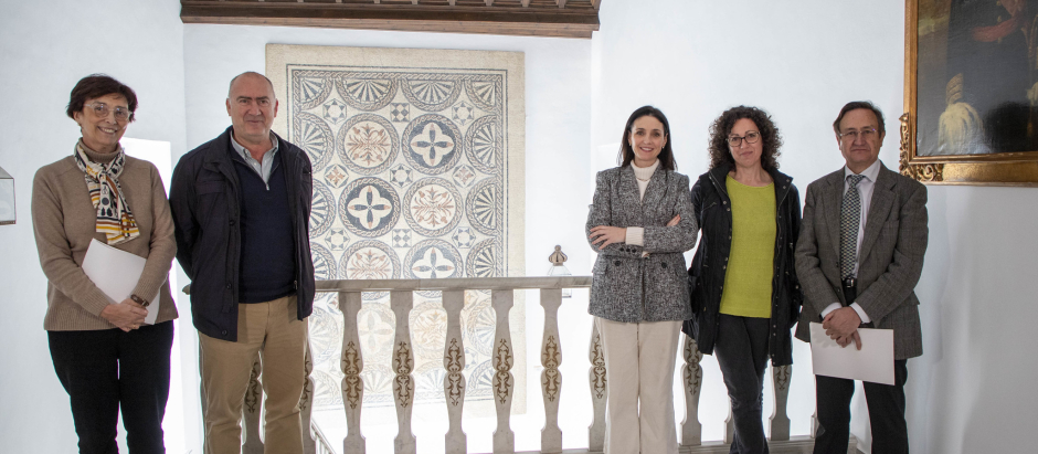 Presentación del mosaico restaurado en la Diputación Provincial