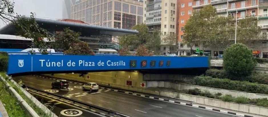 Recreación de uno de los nuevos paneles de acceso al túnel de plaza de Castilla