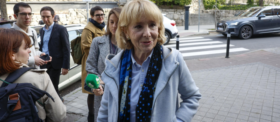 La expresidenta de la Comunidad de Madrid Esperanza Aguirre a su llegada al homenaje al político Eugenio Nasarre
