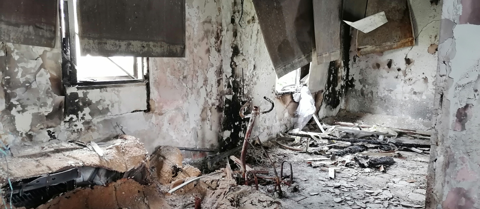 Interior de la vivienda del español Ivan Illarramendi, asesinado por Hamás el 7 de octubre y cuyo cuerpo junto al de su mujer Dafna Garcovich fue reducido a cenizas. Las labores de identificación se prolongaron cerca de un mes.