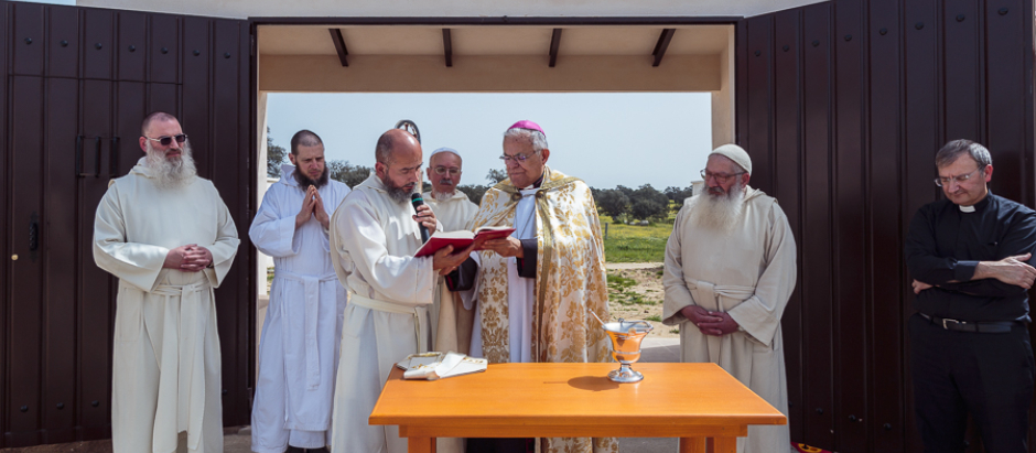 El obispo de Córdoba bendice las instalaciones del Yermo de los camaldulenses