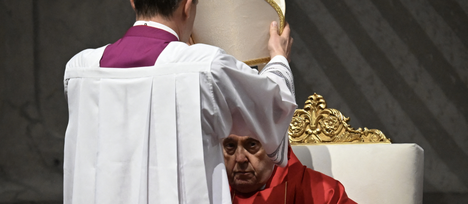 El Papa Francisco preside la misa de la Pasión del Señor el Viernes Santo