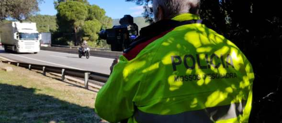Los Mossos de Escuadra se encargan de regular el tráfico en Cataluña