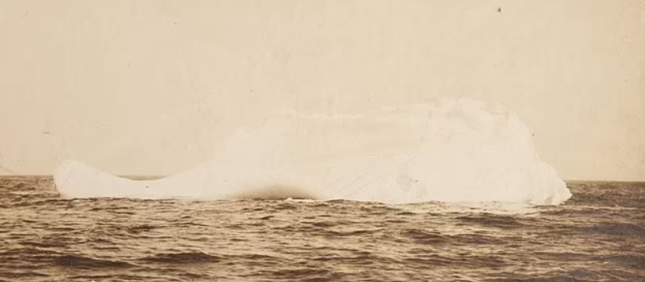 Una fotografía recién desenterrada del iceberg que pudo haber hundido el Titanic salió a la luz 112 años después del desastre