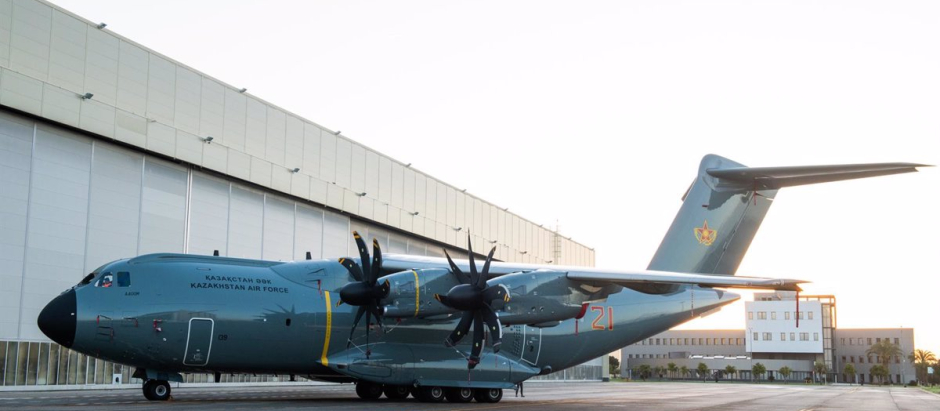 Un A400M para Kazajistán tras salir del taller de pintura de las instalaciones de Airbus