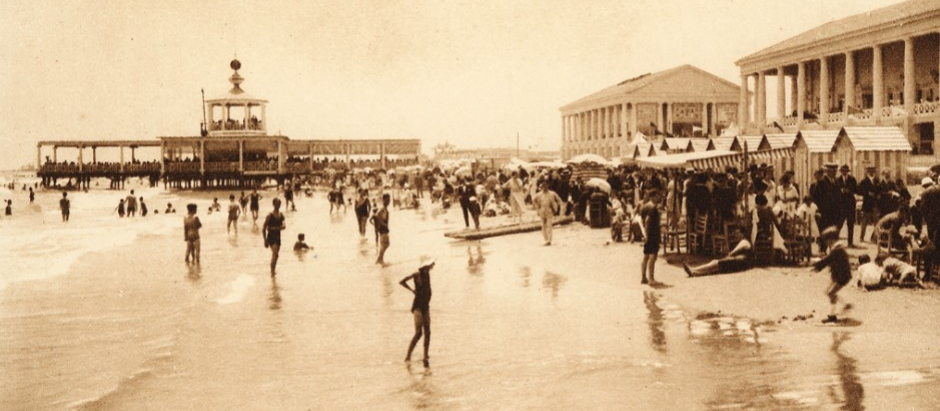 Una imagen antigua de la playa de la Malvarrosa tomada por Vicente Barberá Masip (1871-1935)