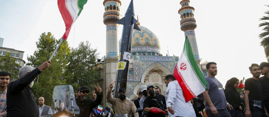 Los iraníes celebraron en las calles de Teherán el ataque a Israel