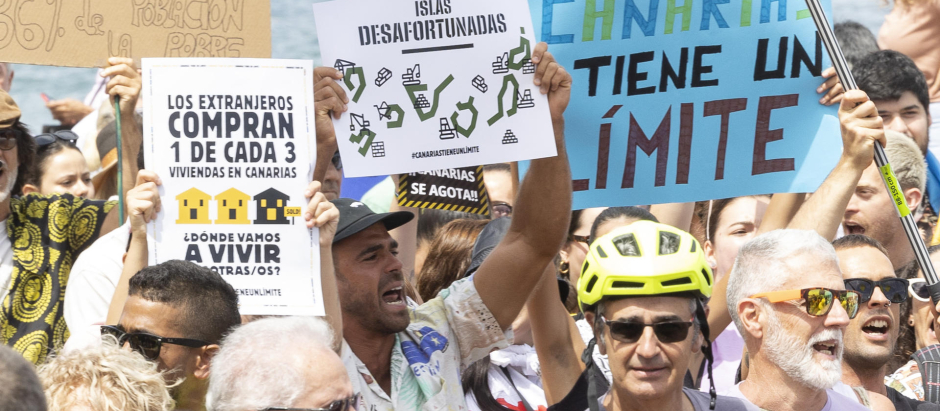 Manifestación en Canarias contra el turismo