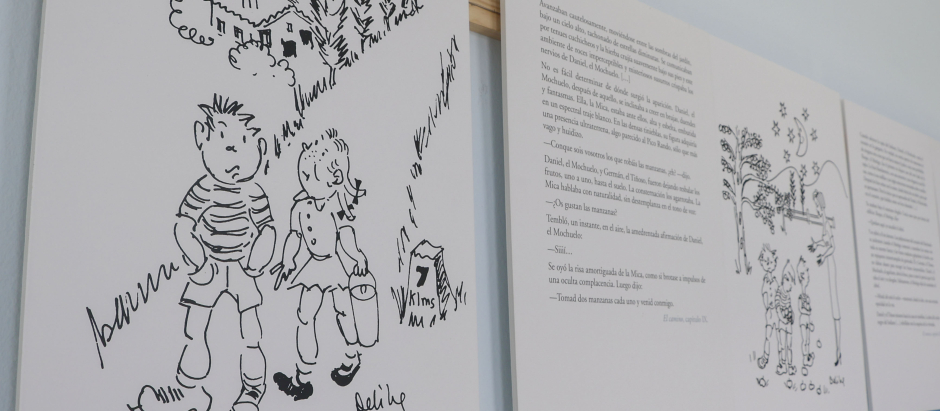 Vista de la exposición sobre "Los dibujos de El Camino" de Miguel Delibes en el Centro de Educación para Personas Adultas en Reinosa