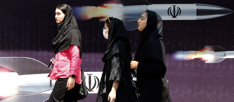 Mujeres con velo en Teherán