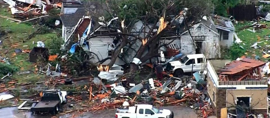 Casas destruidas por los tornados en Oklahoma