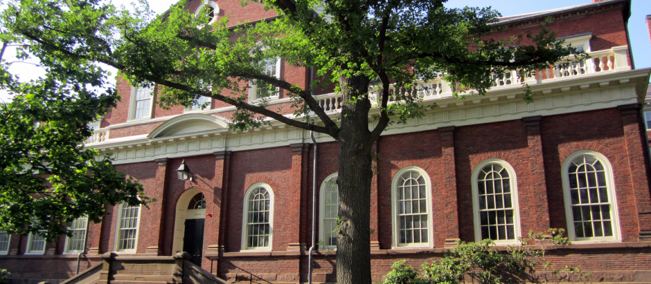 Harvard Hall, uno de los edificios más icónicos de la Universidad de Harvard