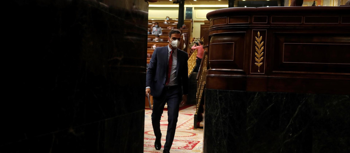 Pedro Sánchez abandona el Congreso de los Diputados