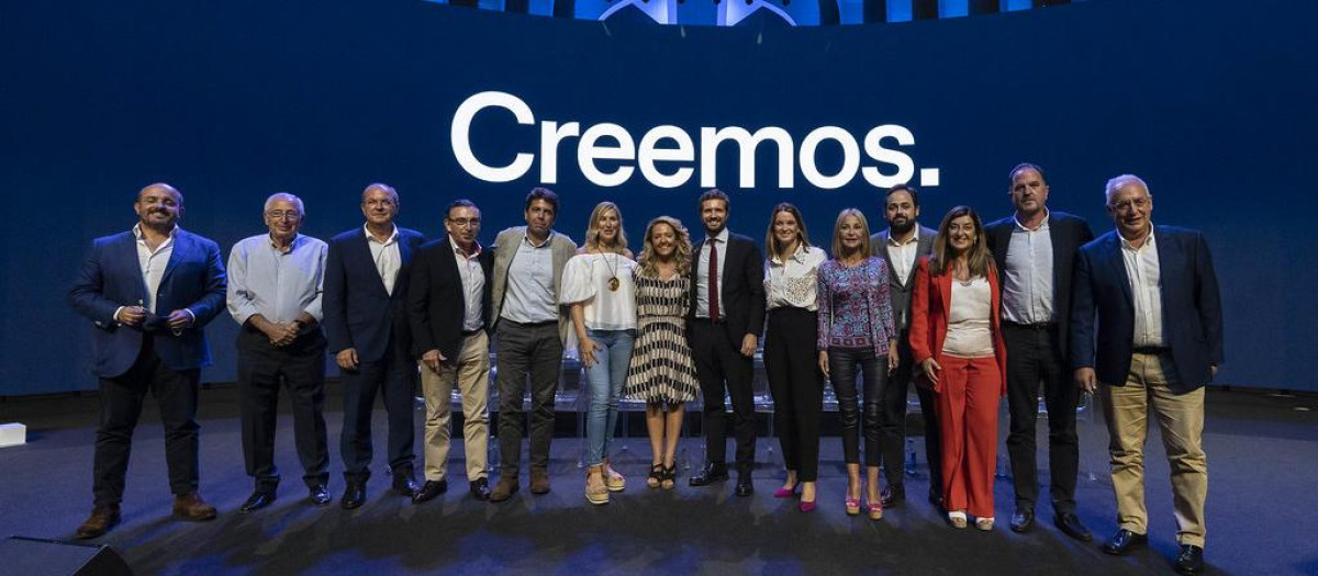 Casado junto a los presidentes regional del PP que no gobiernan.