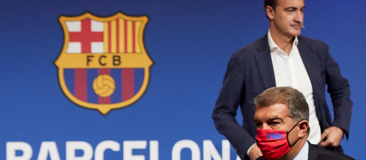 Joan Laporta y Ferran Reverter, en la rueda de prensa de hoy