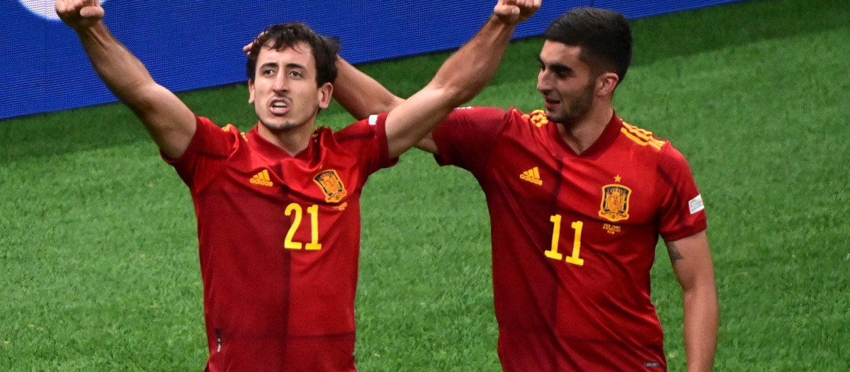 Mikel Oyarzabal con Ferrán Torres encabezan el futuro de la delantera de la selección española