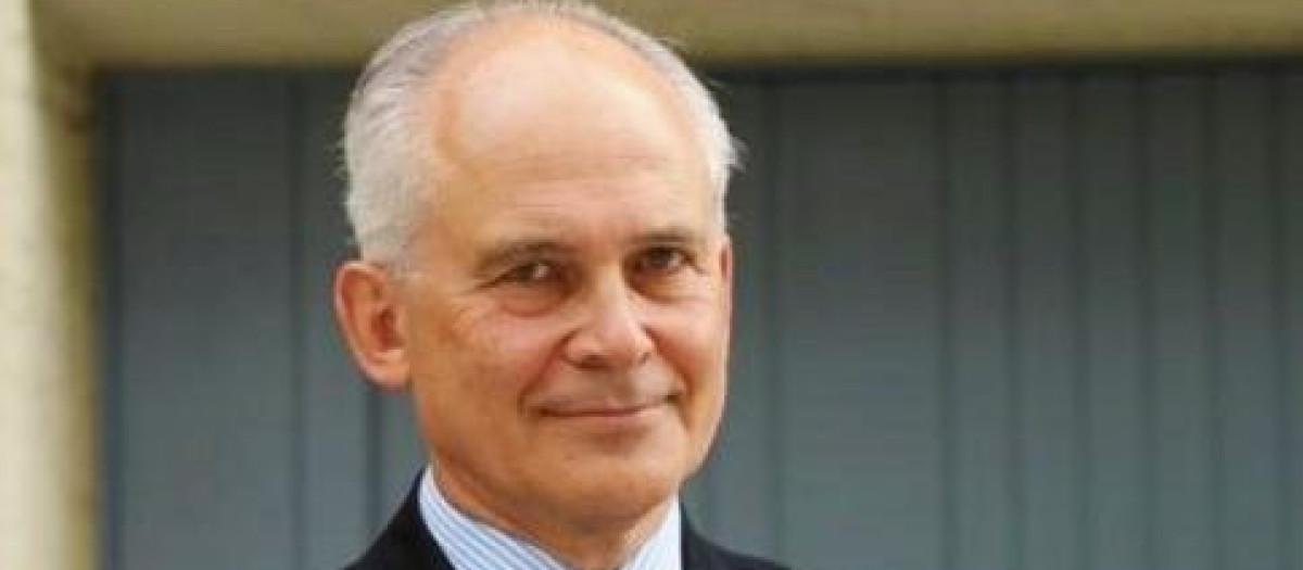 Rafael Pampillón es catedrático emérito de Economía Aplicada en el CEU y profesor de IE Business School