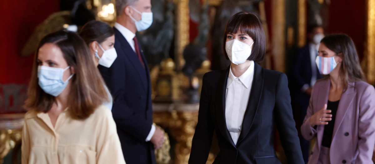 «corrupción de la Monarquía lo inunda todo»