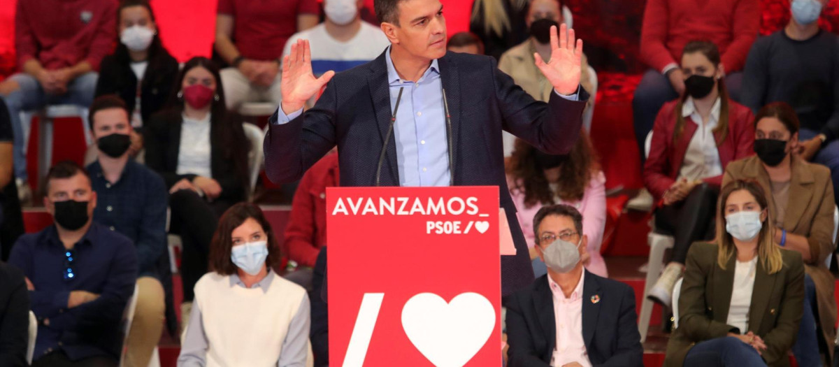 Pedro Sánchez en un acto del partido