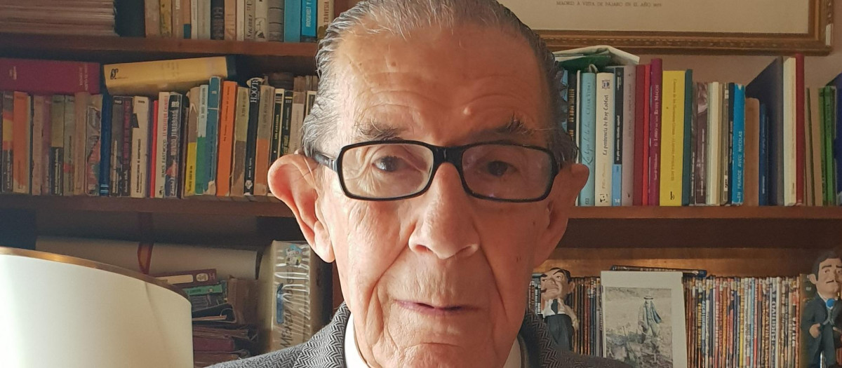D. Juan Velarde es catedrático emérito de la Universidad Complutense