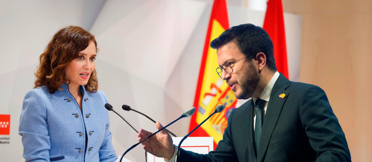 La presidenta de la Comunidad de Madrid, Isabel Díaz Ayuso, y su homólogo catalán, Pere Aragonès